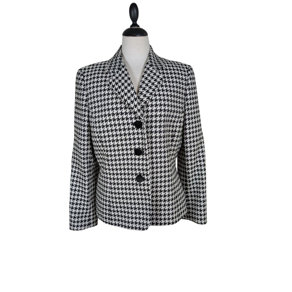 Tahari Women's Size 16 Black & White Hounds Tooth 3 Button Blazer